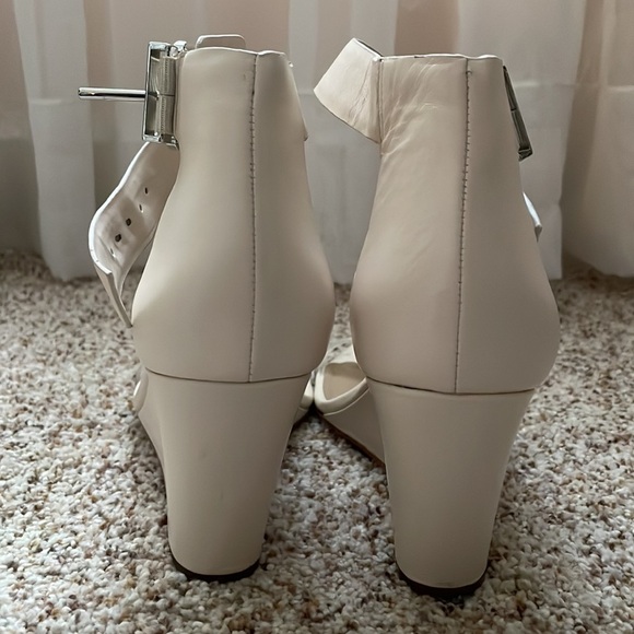 BCBG MaxAzria wedge sandals - Picture 3 of 6